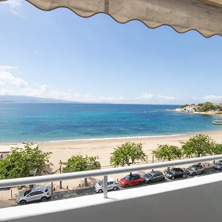 L'aragnascu アパート *